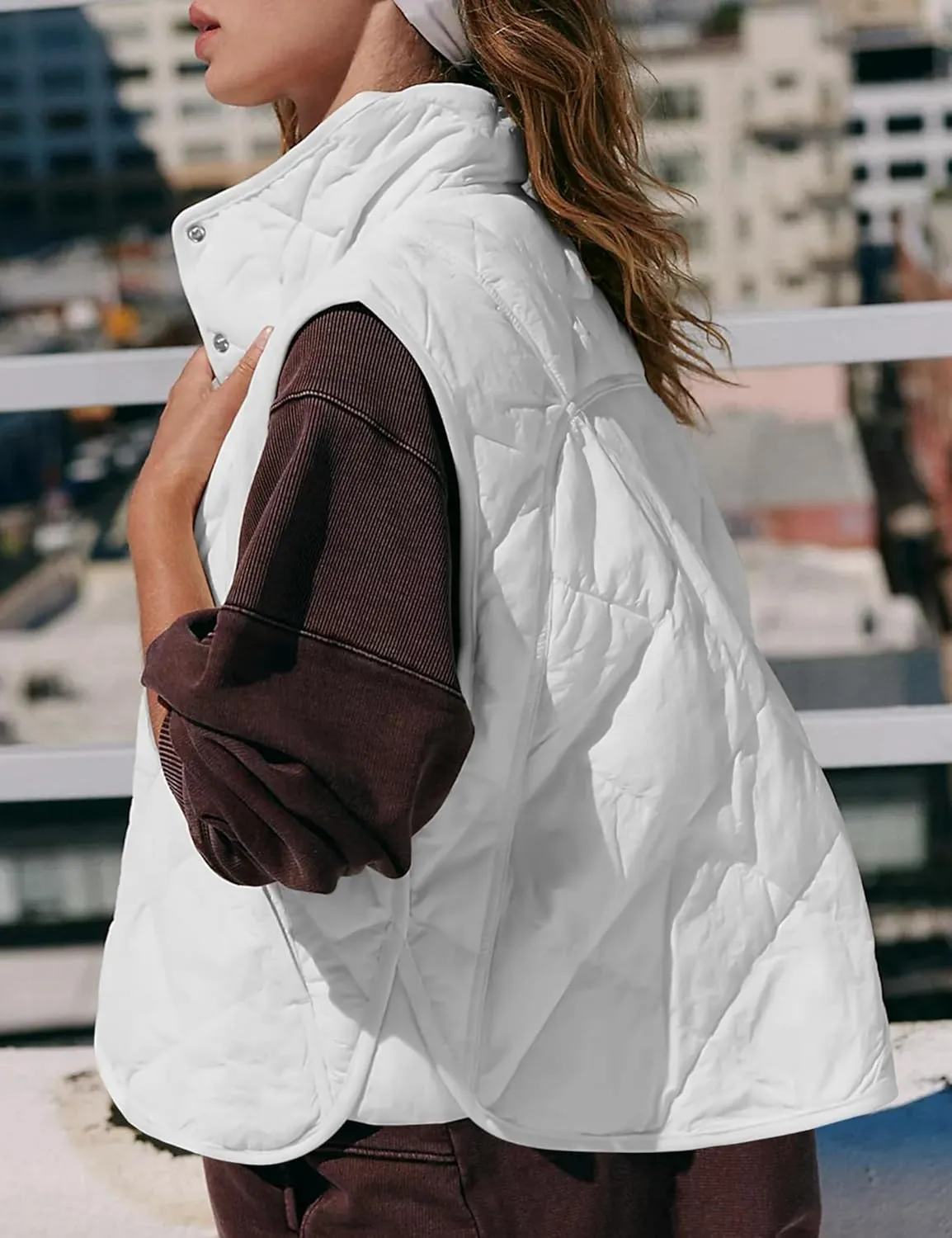 Womens Quilted Vest Cropped Puffer Vest Outerwear Stand Collar Button Down Padded Oversized Gilet with Pockets